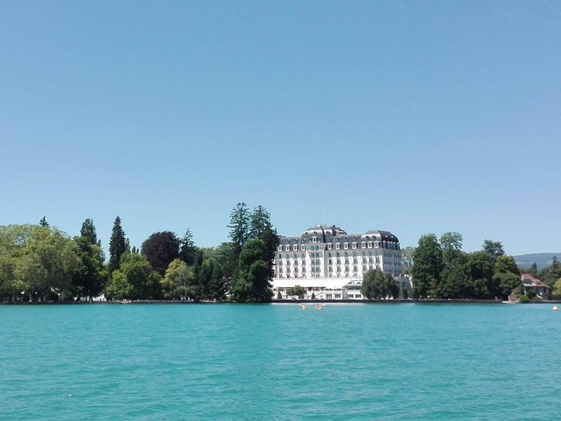 Dünyanın en güzel 10 göl kenarı oteli