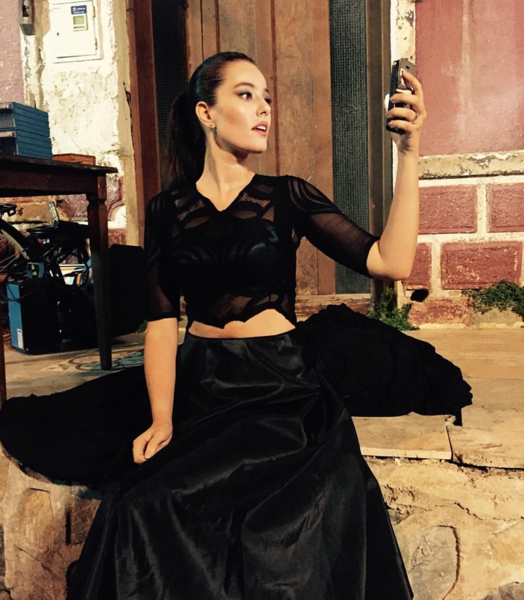 Mercek altında: Pelin Akil Altan