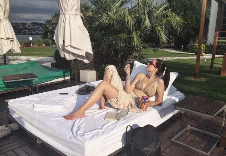 Mercek altında: Pelin Akil Altan