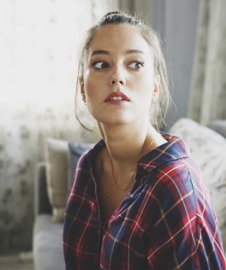 Mercek altında: Pelin Akil Altan