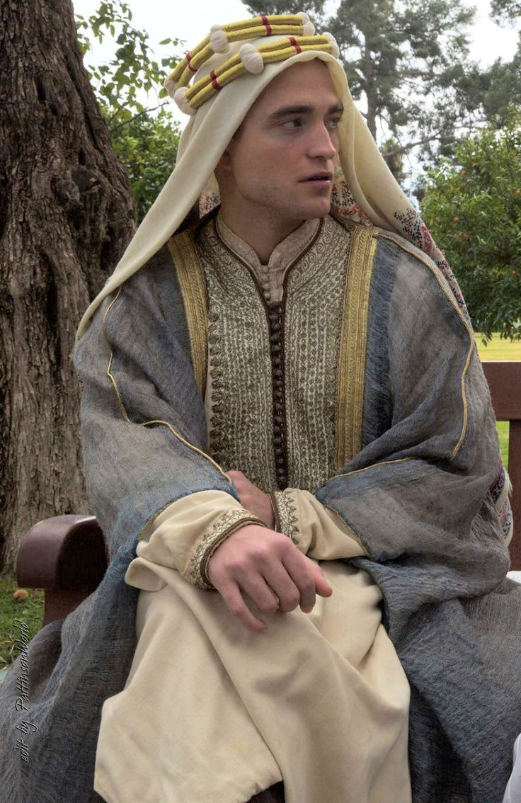 Robert Pattinson'ın rolleriyle değişen saçları Robert Pattinson'ın rolleriyle değişen saçları