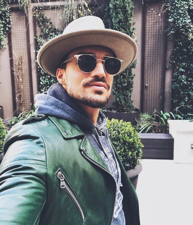 Stili Yakala : Mariano Divaio