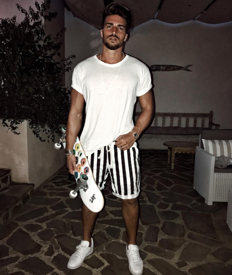 Stili Yakala : Mariano Divaio