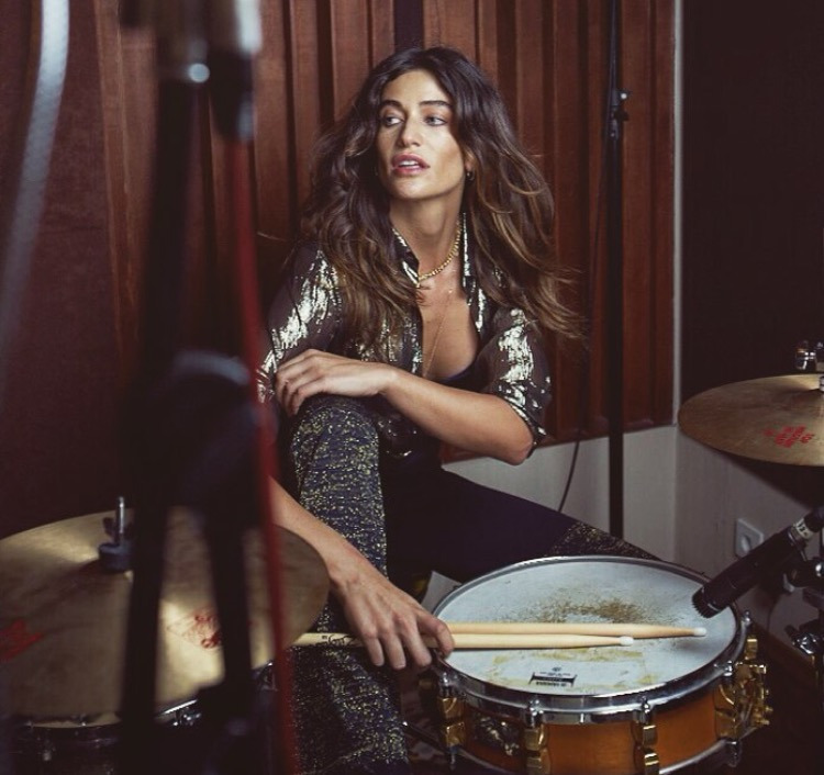 Mercek altında: Berrak Tüzünataç