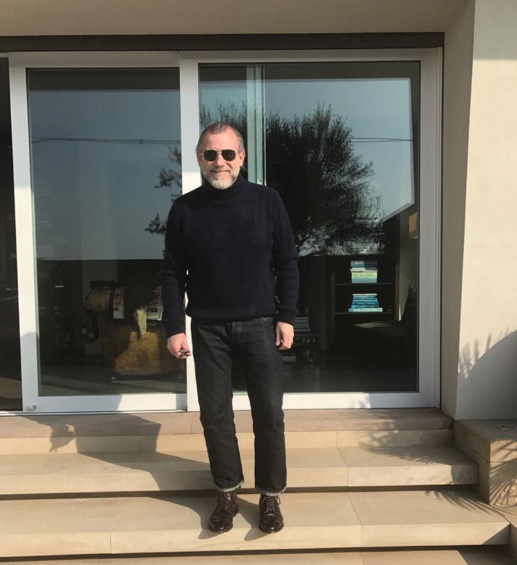 Stili yakala: Alessandro Squarzi