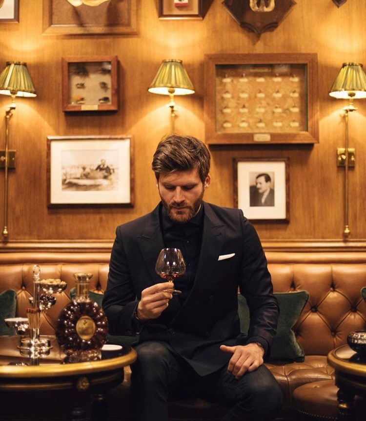 Stili yakala: Valery Escande