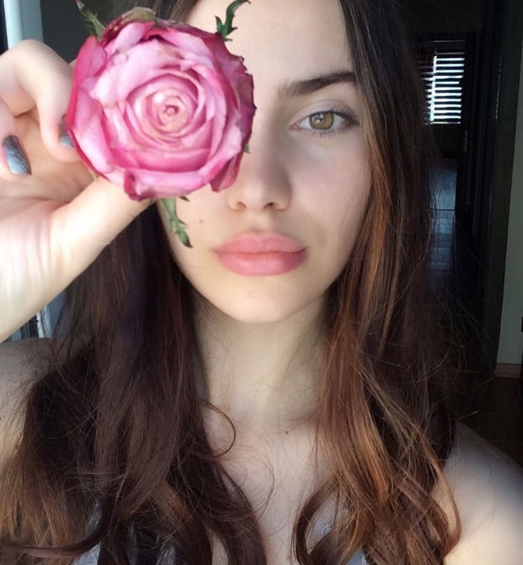 Mercek altında: Almila Ada