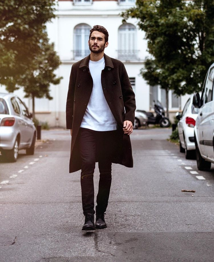 Stili yakala: Nicolas Simoes