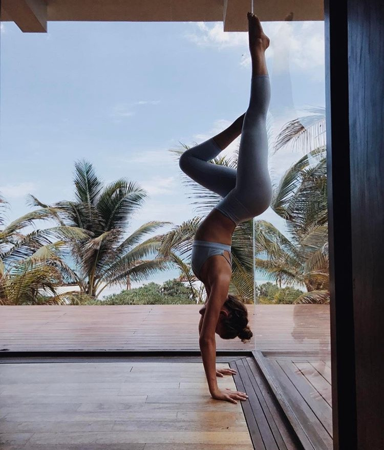 Instagram'ı sevmemiz için bir sebep daha : Camila Morrone