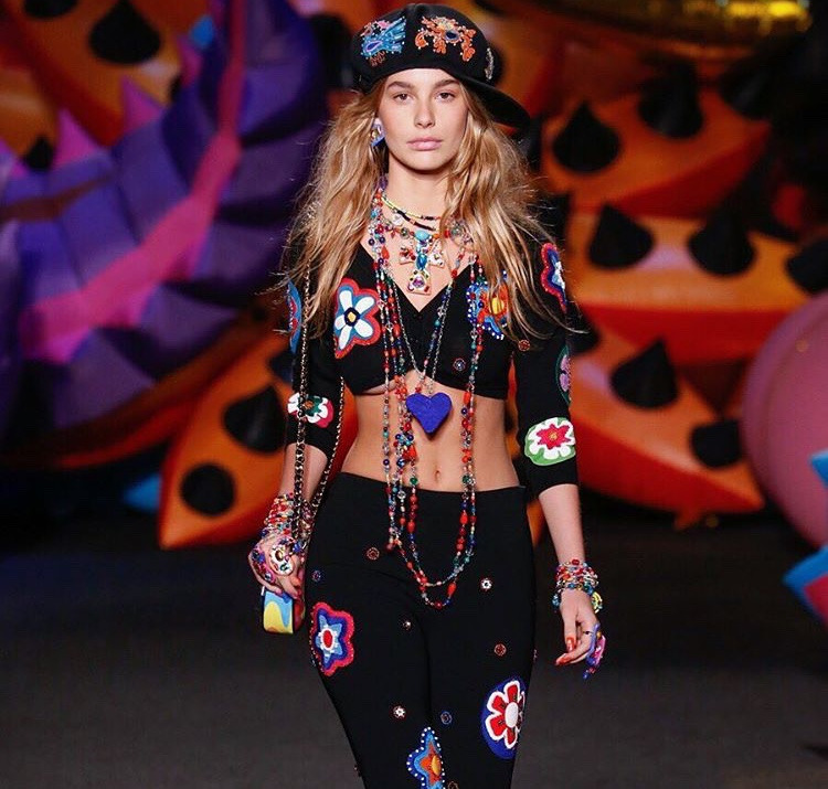 Instagram'ı sevmemiz için bir sebep daha : Camila Morrone