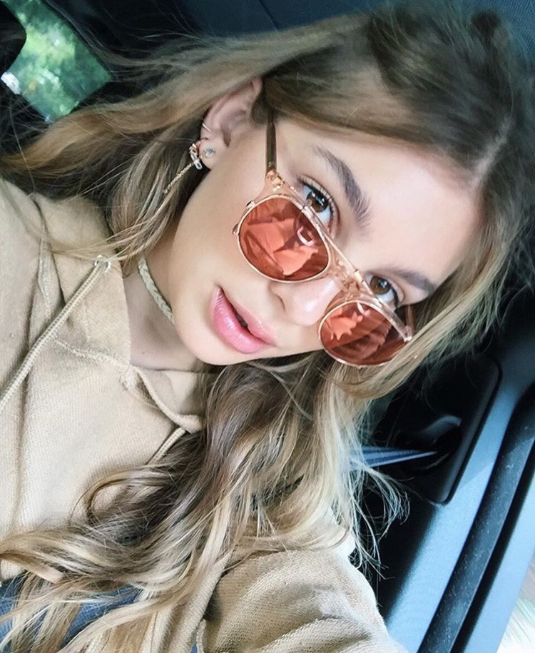 Instagram'ı sevmemiz için bir sebep daha : Camila Morrone
