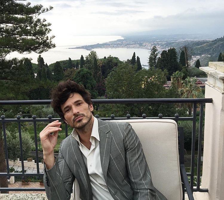 Stili yakala: Andrés Velencoso