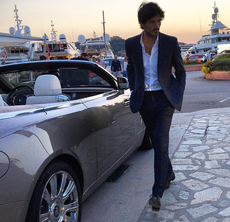 Stili yakala: Andrés Velencoso