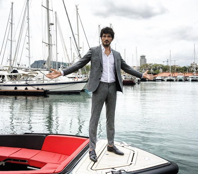 Stili yakala: Andrés Velencoso