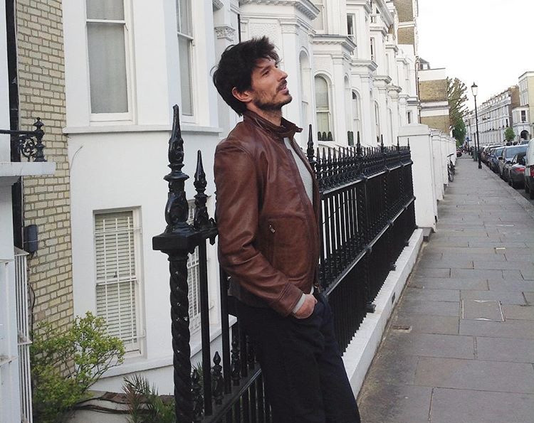 Stili yakala: Andrés Velencoso