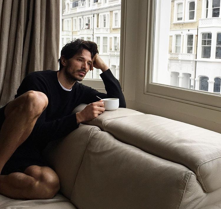 Stili yakala: Andrés Velencoso