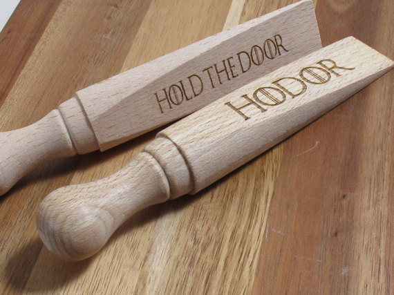 Ona küçük Game of Thrones hediyeleri verin