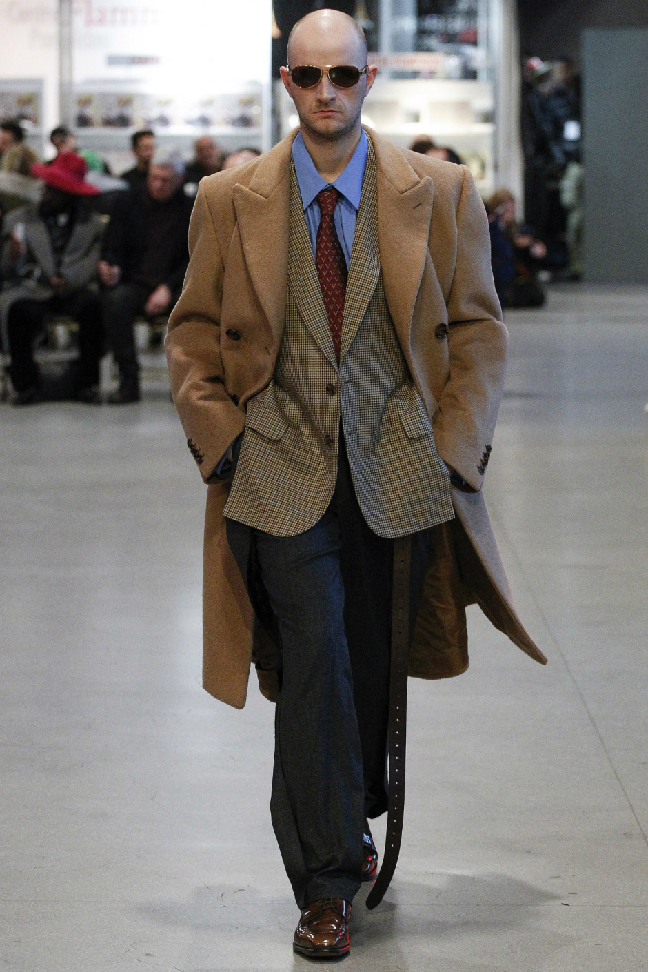 Salon erkeği çizgisinden çıkın: Kuralsız takım elbiseler