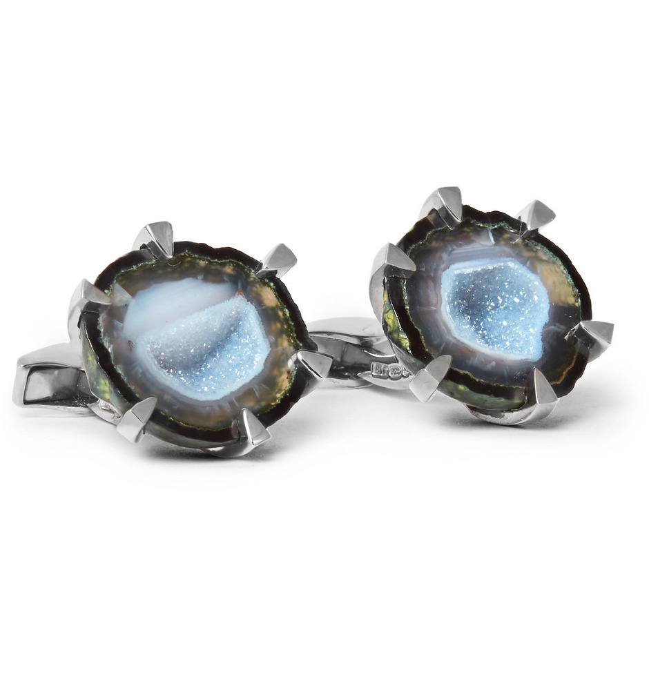 İki küçük kol düğmesi