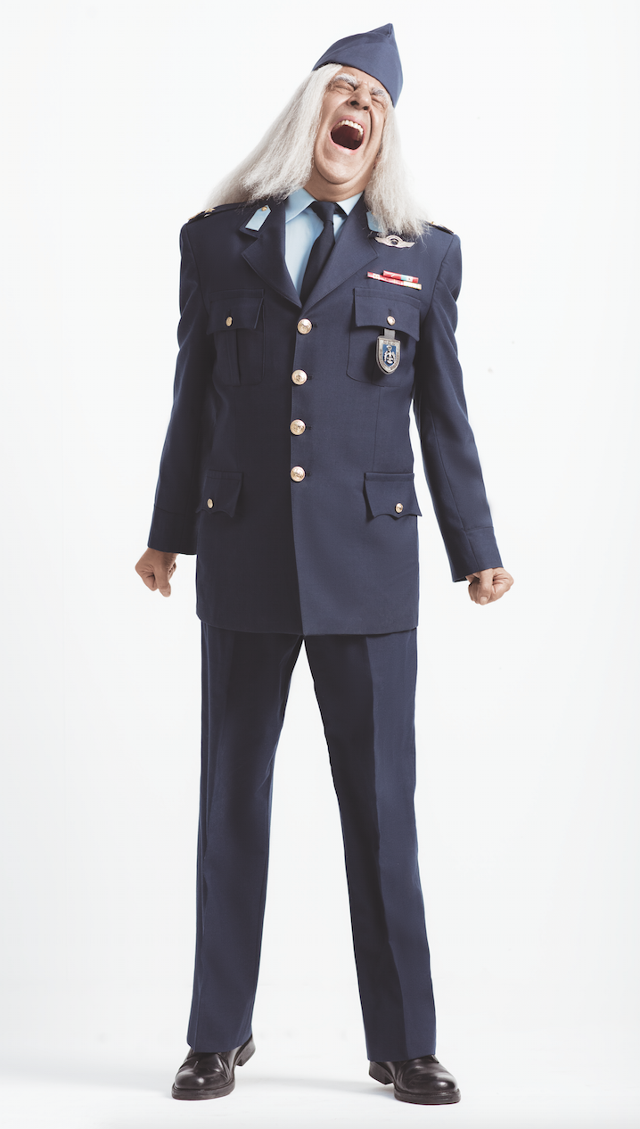 Filmin tüm sürreal karakterleri!