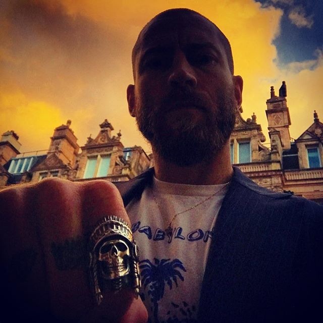 Stili Yakala : Justin O’Shea