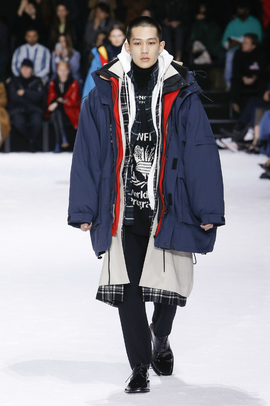 Çok katlı Balenciaga