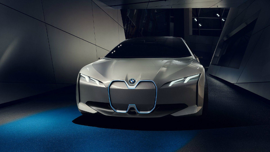 BMW’nin yeni elektrikli aracı: iVision Dynamics i4
