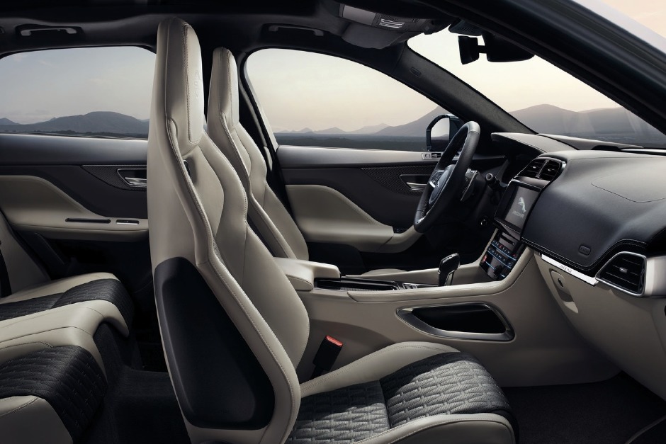 Jaguar’ın en güçlü SUV modeli: F Pace SVR