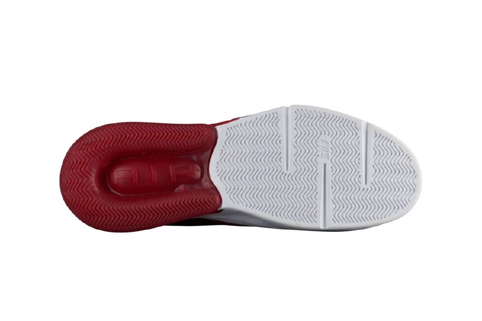 Yeni Nike’ınız alarmları çalıyor / GQ Seçti: Nike Air Force 270 "Red"