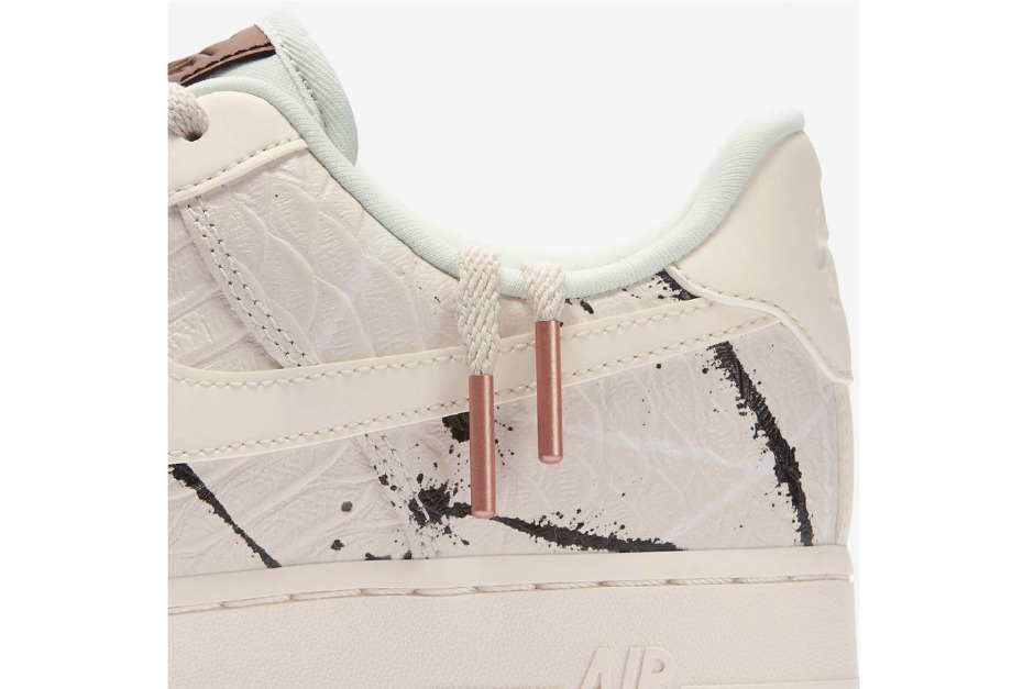 Nike Air Force’un yeni modeli “Phantom Snakeskin”