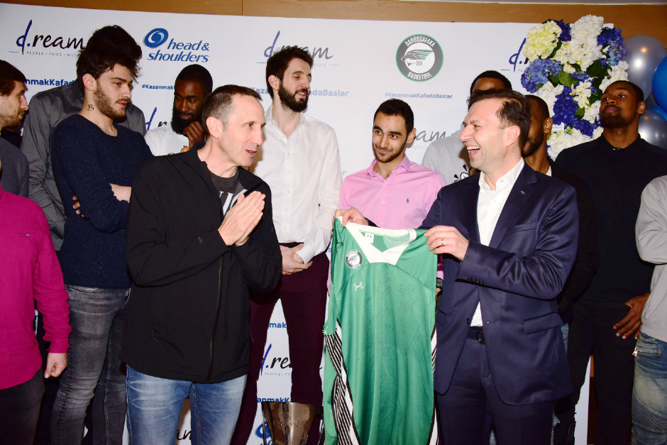 Darüşşafaka Basketbol Takımı'nın EuroCup kutlaması