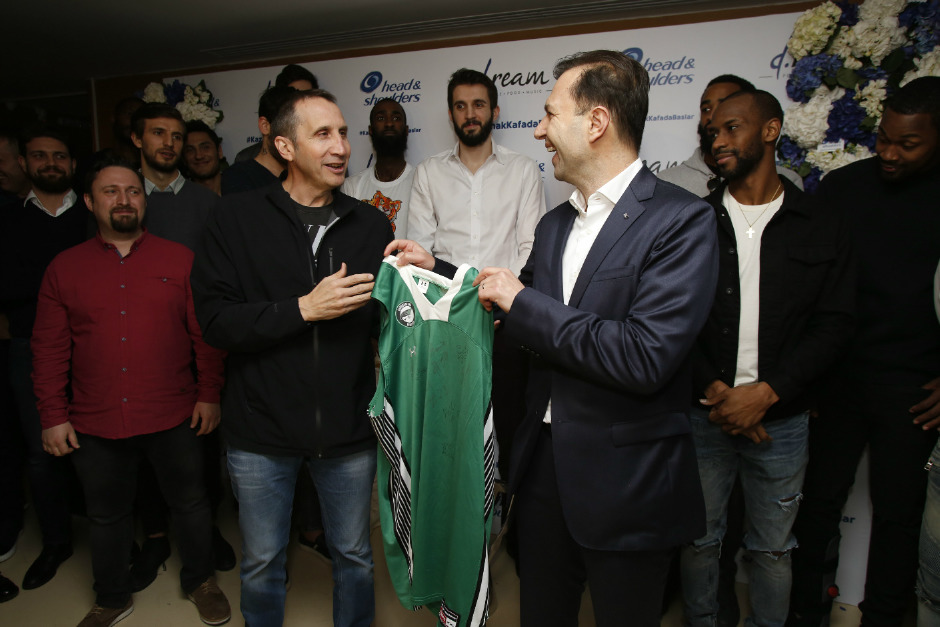 Darüşşafaka Basketbol Takımı'nın EuroCup kutlaması