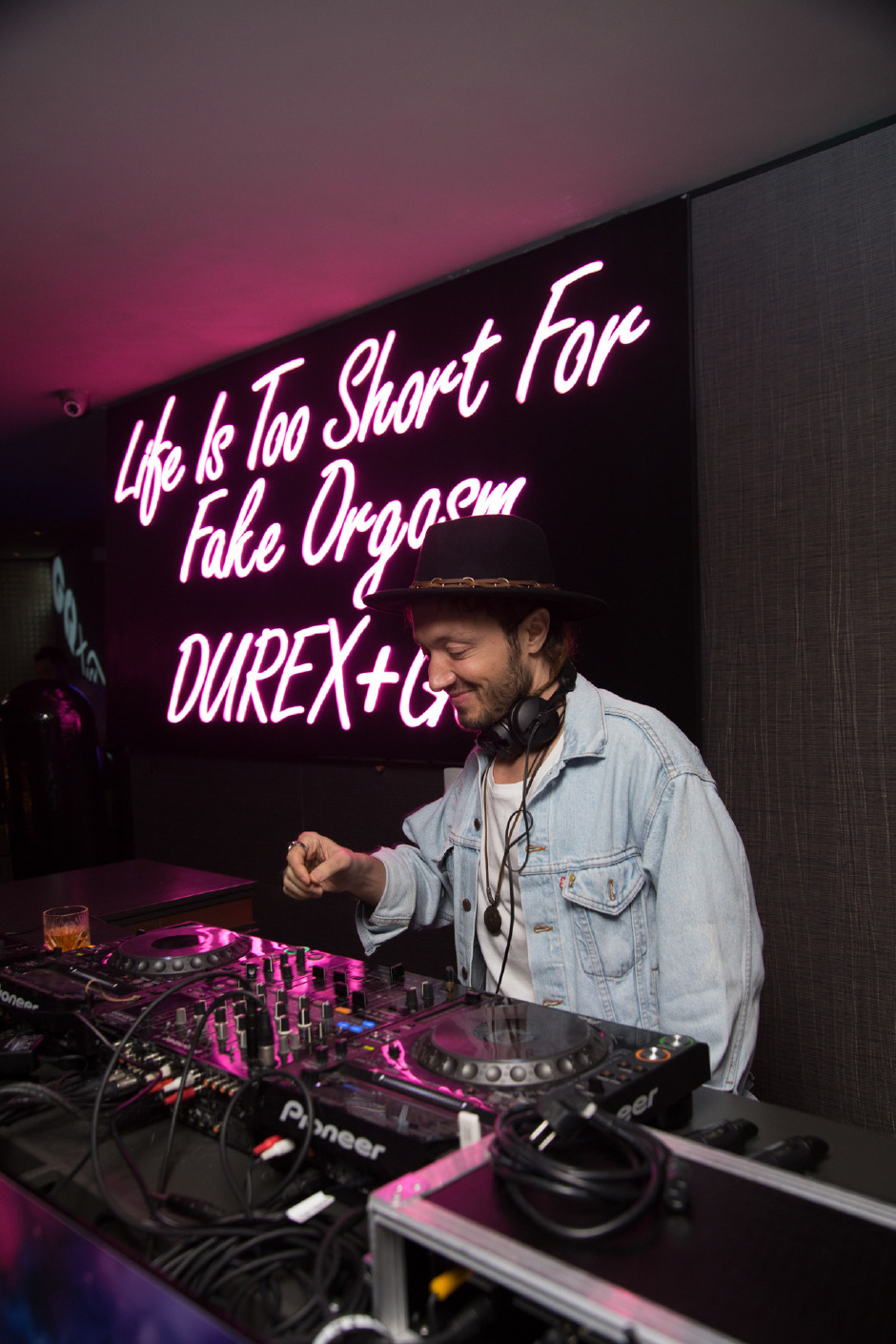 GQ x Durex Intense partisinden kareler