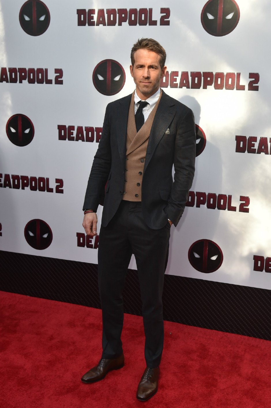 Resmen açıklıyoruz, Ryan Reynolds 2018’in en iyi giyinen erkeği