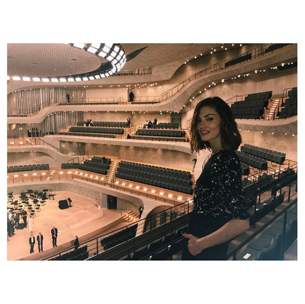 Instagram’ı sevmemiz için bir sebep daha: Phoebe Tonkin