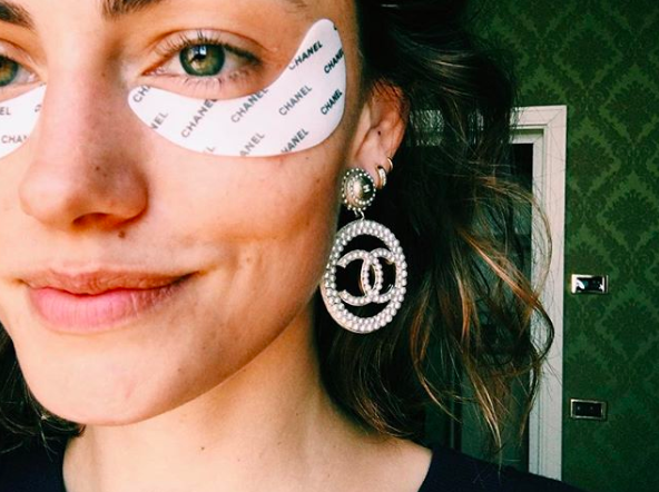 Instagram’ı sevmemiz için bir sebep daha: Phoebe Tonkin