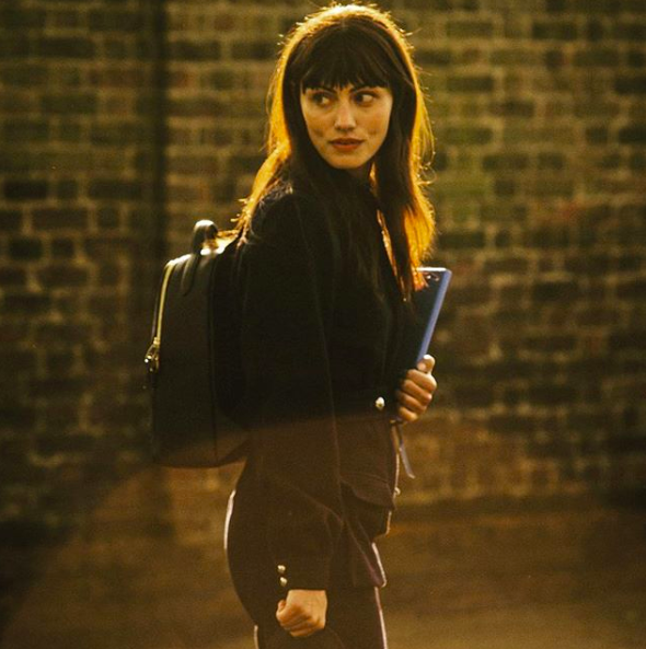 Instagram’ı sevmemiz için bir sebep daha: Phoebe Tonkin