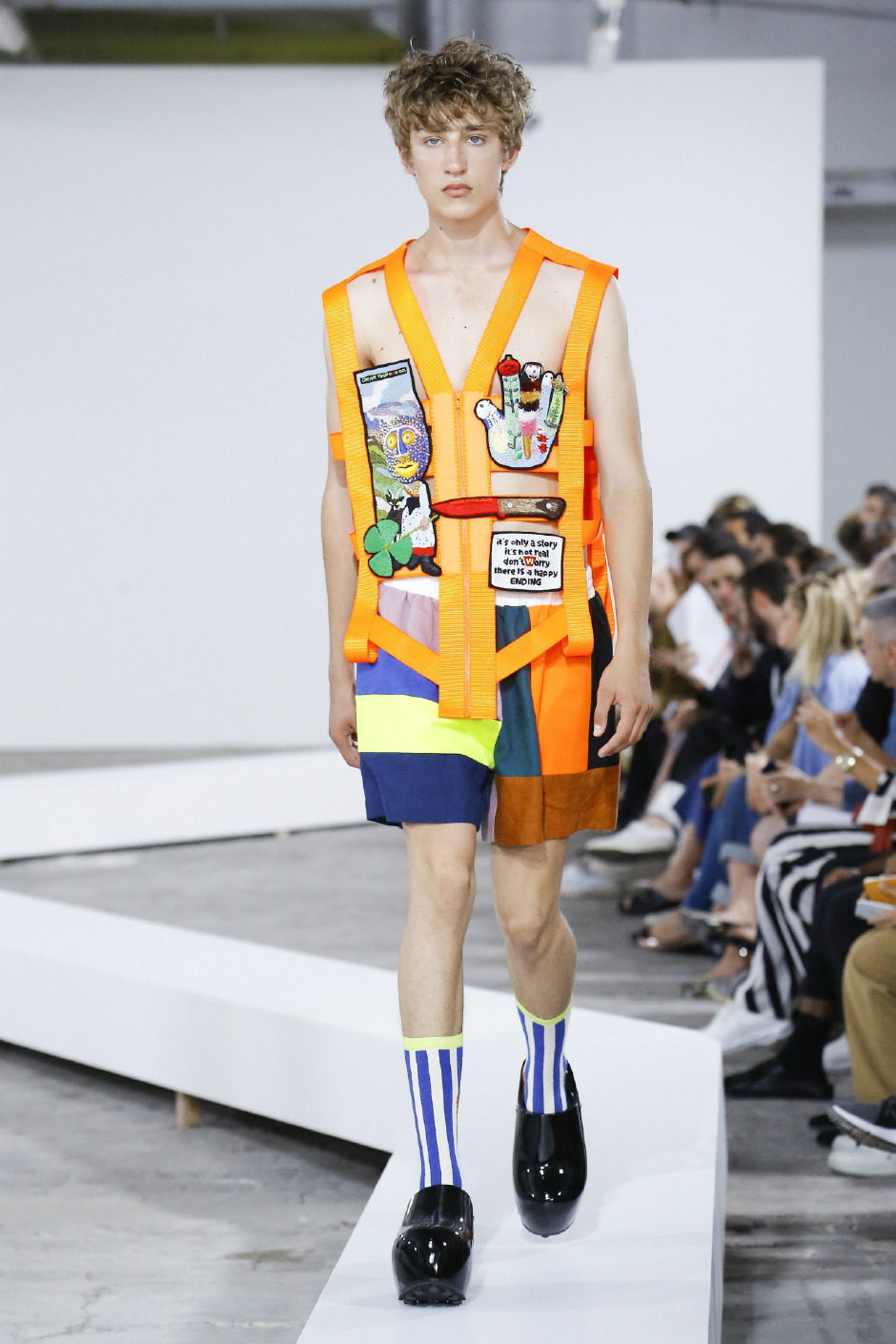 “İçi dışı bir olmak”: 2019 İlkbahar/Yaz Paris Erkek Moda Haftası 1. gün “İçi dışı bir olmak”: 2019 İlkbahar/Yaz Paris Erkek Moda Haftası 1. gün