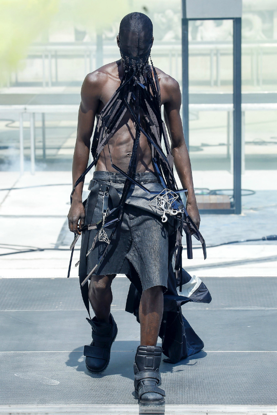 “Doğaya dönüş”: 2019 İlkbahar/Yaz Paris Erkek Moda Haftası 2. gün