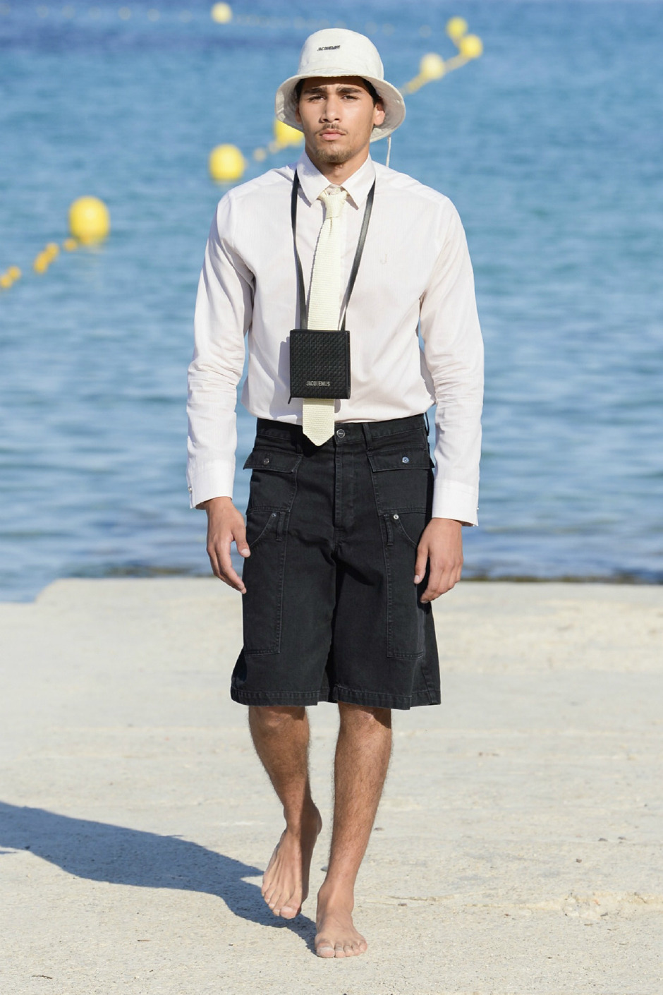 Ve beklenen an geldi: Jacquemus, ilk erkek koleksiyonuyla karşımızda