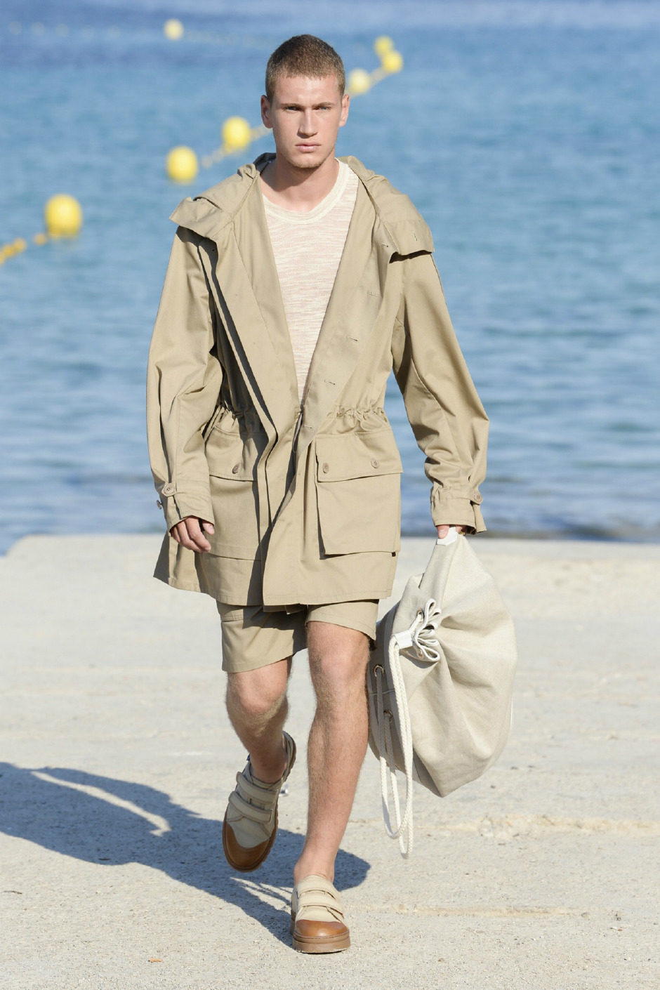 Ve beklenen an geldi: Jacquemus, ilk erkek koleksiyonuyla karşımızda