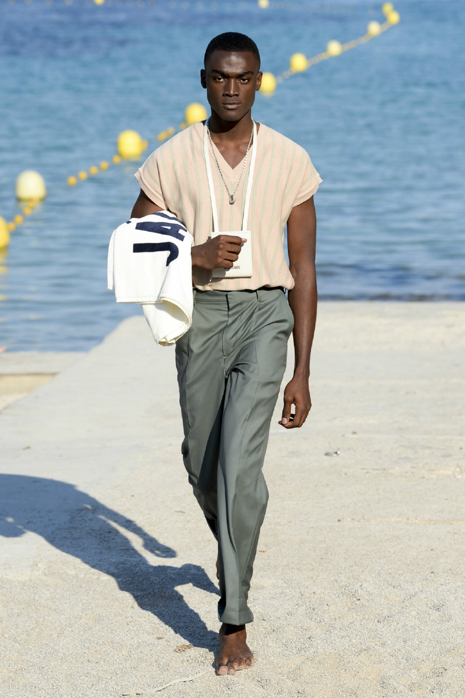 Ve beklenen an geldi: Jacquemus, ilk erkek koleksiyonuyla karşımızda