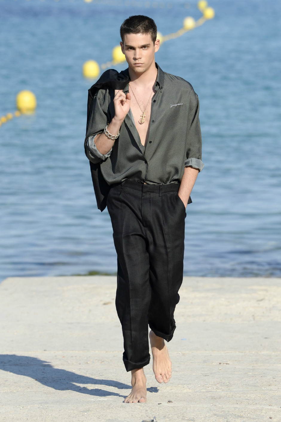 Ve beklenen an geldi: Jacquemus, ilk erkek koleksiyonuyla karşımızda