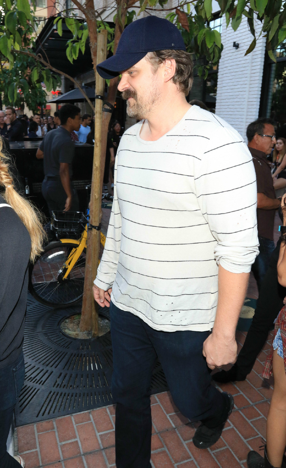 Tom Hardy, Jason Momoa ve Comic-Con 2018’in stil sahibi tüm erkekleri