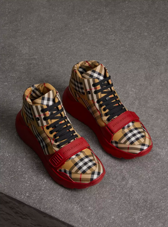 Ayağınıza En Yakışacak Trençkot