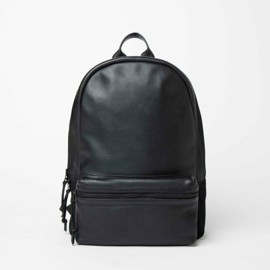 Takım Elbisenin Üzerine Bile Yakışacak 6 Sırt Çantası