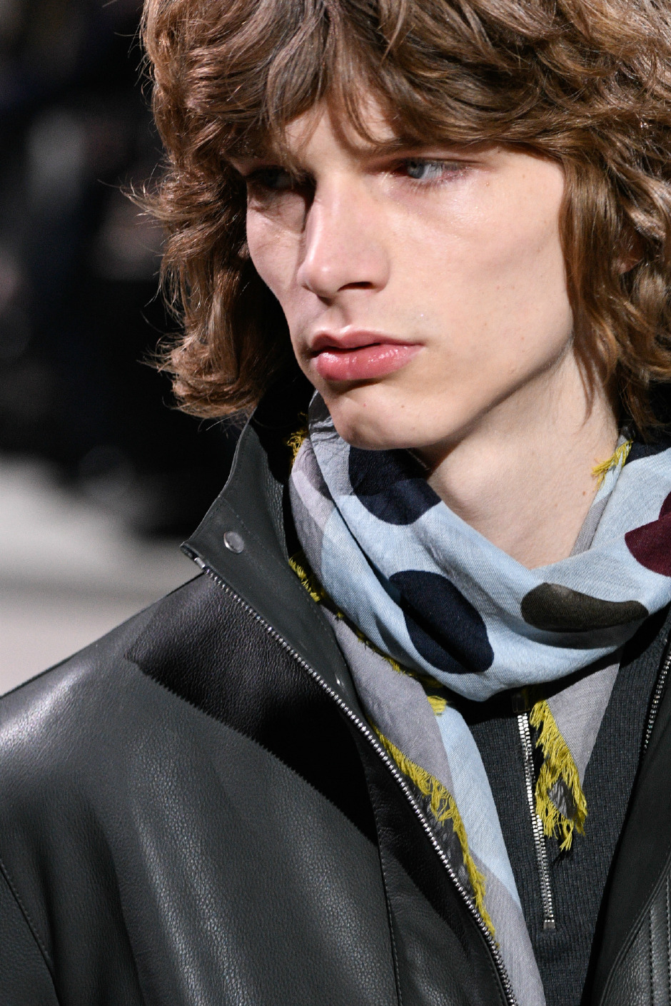 Kesmeye Kıyamıyoruz Kesmeye Kıyamıyoruz