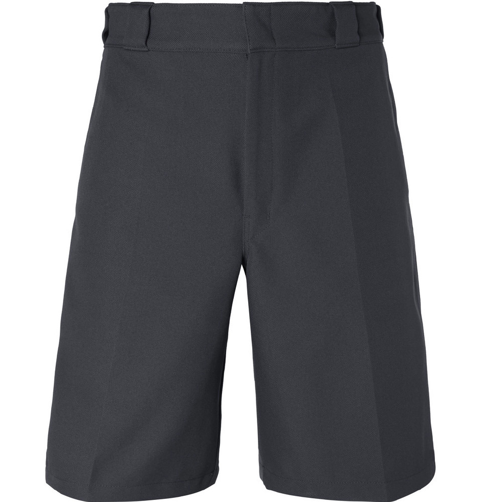 Robert Pattinson’un Şortlu Takımı