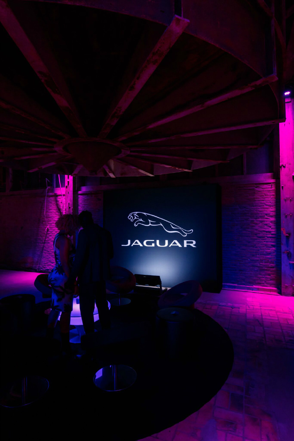 Dua Lipa x Jaguar I-PACE: Gücünü Teknolojiden Alıyor