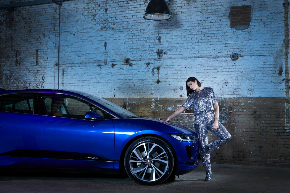 Dua Lipa x Jaguar I-PACE: Gücünü Teknolojiden Alıyor